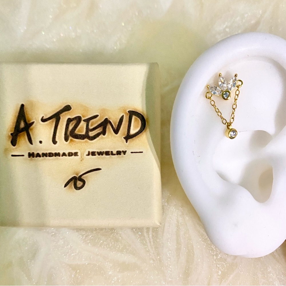 Elegant Gold Chain cartilage Stud Earring